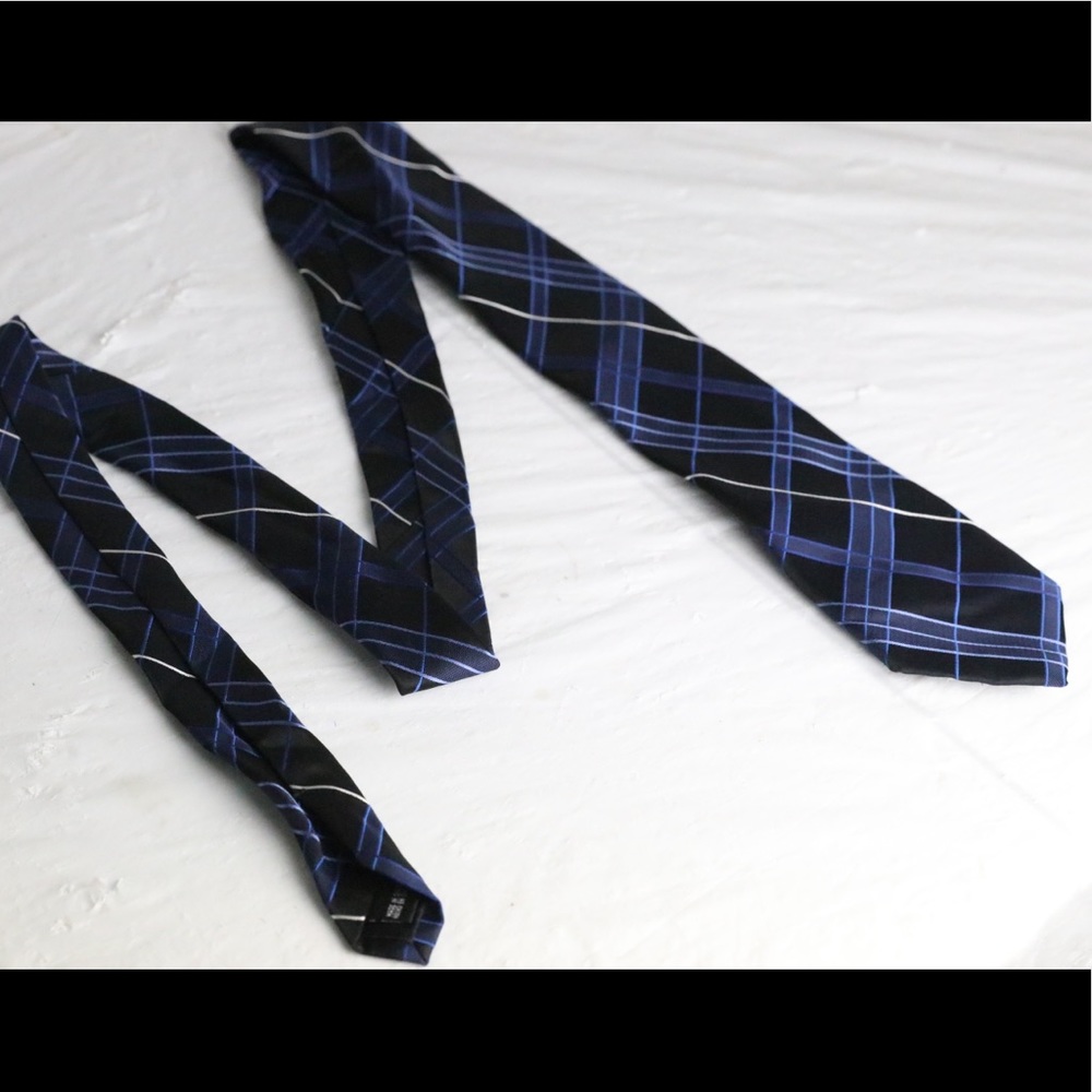 George Tie - Picture 4 of 9